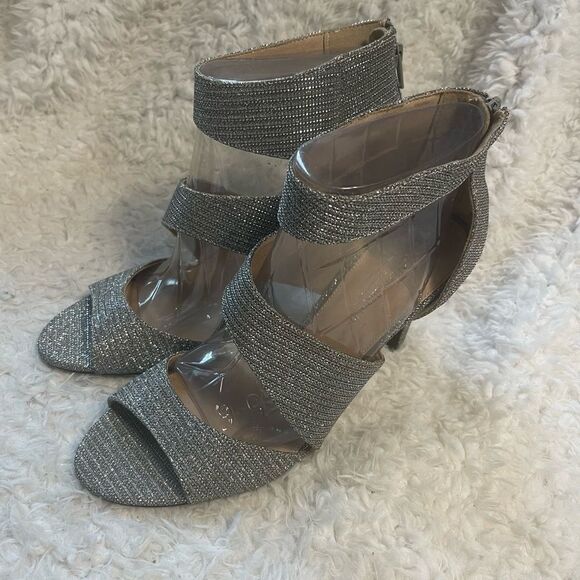 Christian Siriano Silver Shimmer strappy 3.5" Heels Open Toe Ankle Strap SZ12 - Picture 1 of 9
